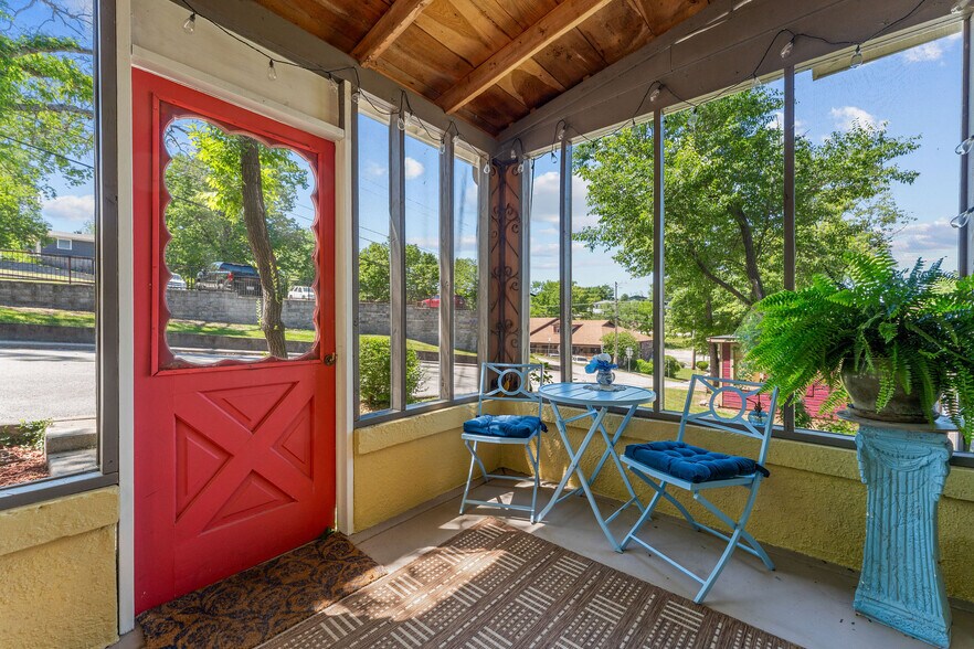 More Photos Of 500 S 2nd St, Branson Specialty For Sale