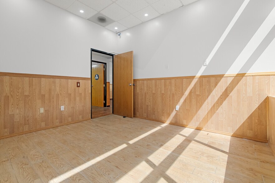 More Photos Of 11264 Monarch St, Garden Grove Warehouse For Sale