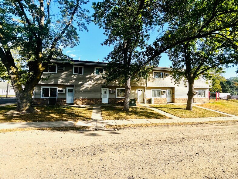 More Photos Of 1015-1021 Walnut St, Yankton Apartments For Sale