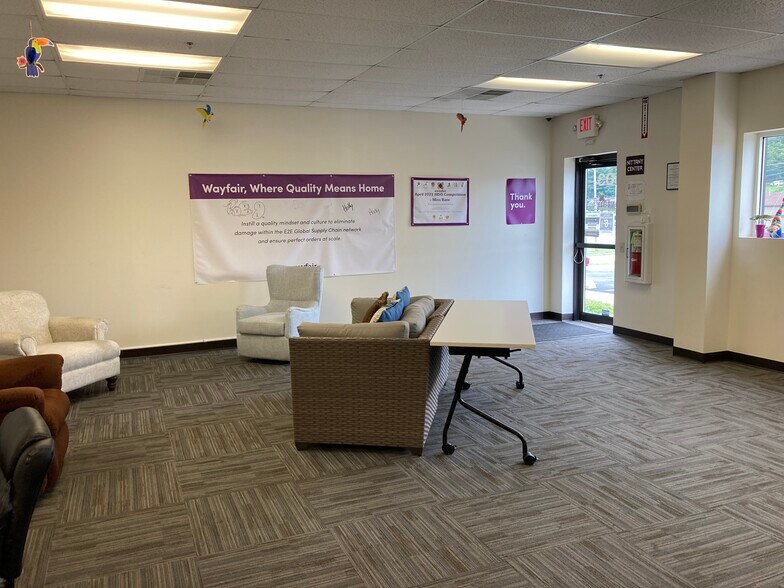 More Photos Of 503-509 Industrial Dr, Lewisberry Warehouse For Lease