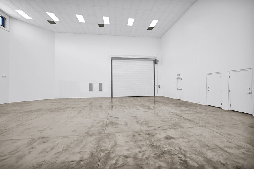 More Photos Of 210 NE 68th St, Miami Warehouse For Sale