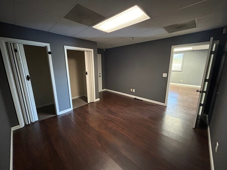 More Photos Of 147-159 W Shaw Ave, Clovis Unknown For Lease