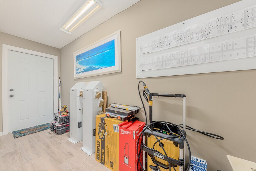 More Photos Of 806 Indian River Dr, Sebastian Marina For Sale