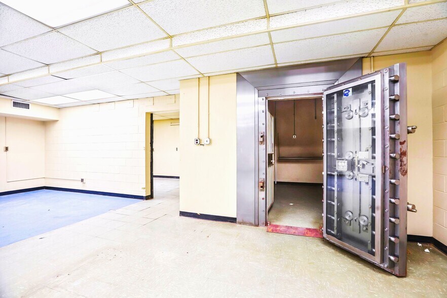 More Photos Of 1300 Hamilton Ave, Trenton Bank For Sale