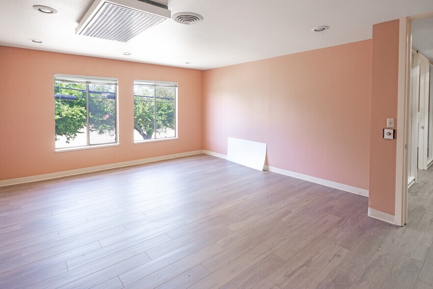 More Photos Of 1227 Bridge St, Yuba City Office For Sale