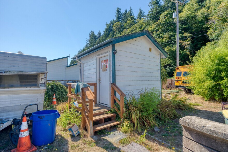 More Photos Of 6750 Or-126 Hwy, Florence Marina For Sale