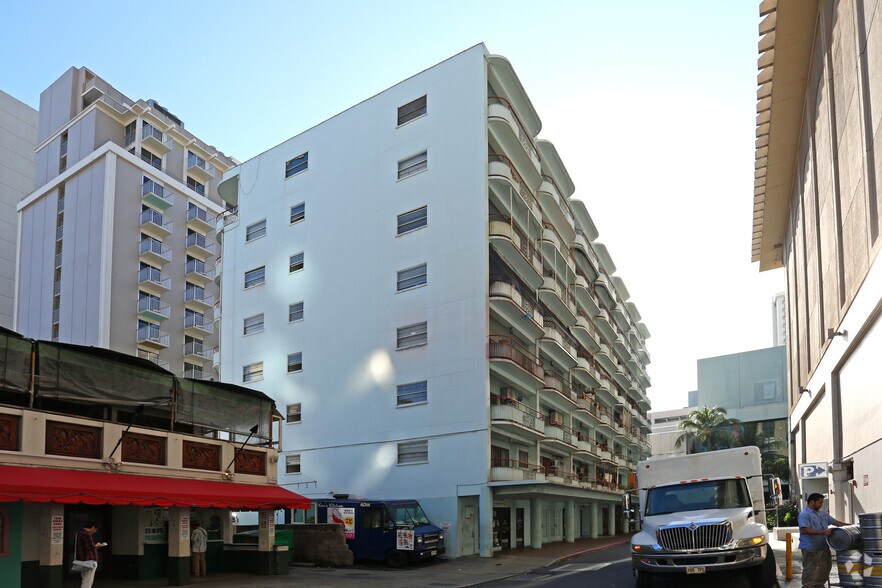 More Photos Of 334 Seaside Ave, Honolulu Loft Creative Space For Lease