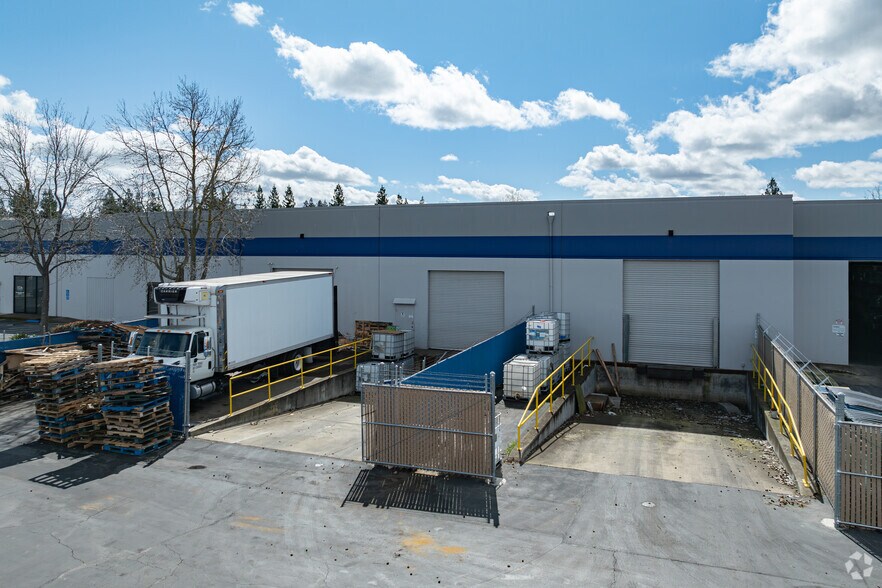 More Photos Of 1045 W National Dr, Sacramento Unknown For Lease