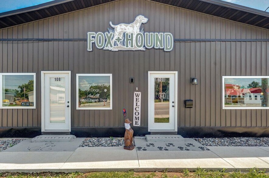 More Photos Of 108 E Mount Vernon St, Nixa Flex For Lease