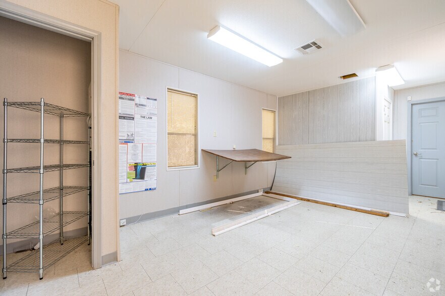 More Photos Of 11843 Camden Rd, Jacksonville Land For Lease