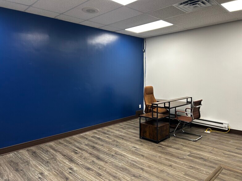 More Photos Of 4044 N Elston Ave, Chicago Storefront Retail Office For Lease
