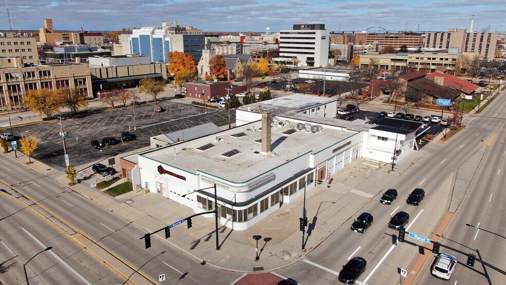 More Photos Of 533 E Walnut St, Green Bay Freestanding For Lease