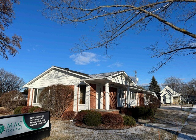 Primary Photo Of 233 S Erie St, De Pere Healthcare For Lease