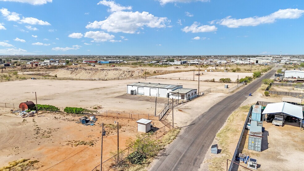 More Photos Of 3603 W 35th St, Odessa Industrial For Sale