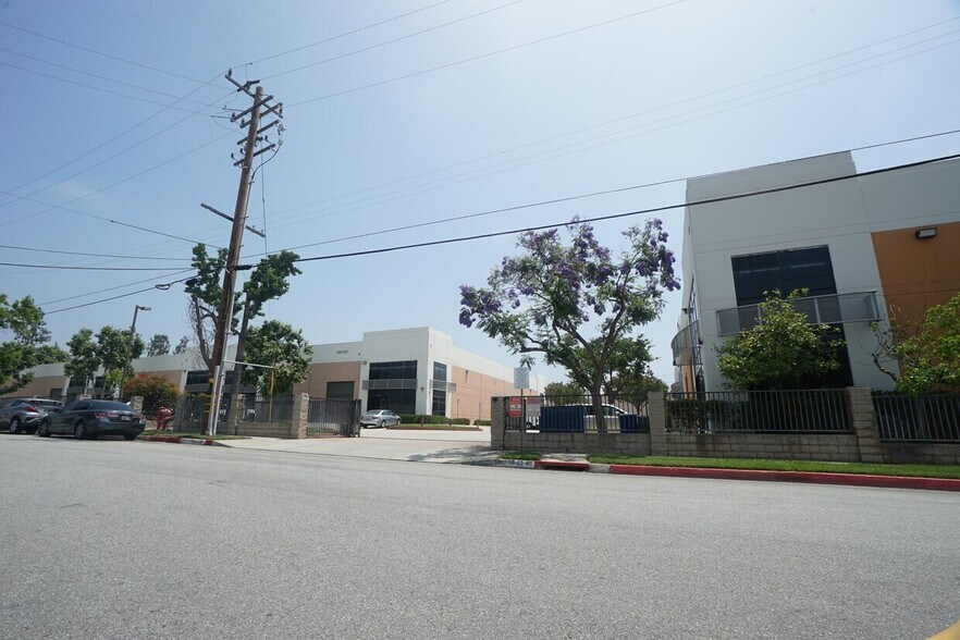 More Photos Of 5055 Walnut Grove Ave, San Gabriel Manufacturing For Lease