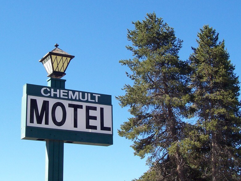 More Photos Of 109256 Highway 97 N, Chemult Hotel For Sale