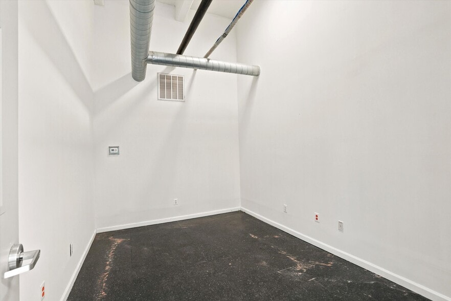 More Photos Of 5534-5546 Pulaski Ave, Philadelphia Office For Lease