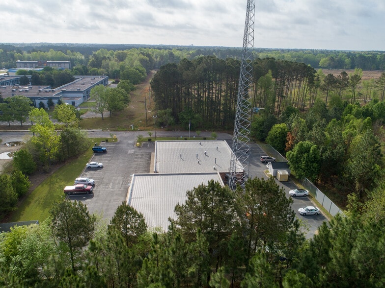 More Photos Of 1876 Bureau Dr, Fayetteville Medical For Sale