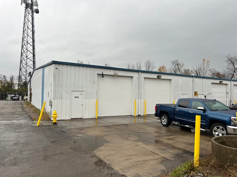 Primary Photo Of 8890-8942 Goodsite Dr, Hamilton Warehouse For Lease