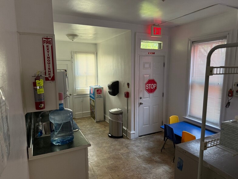 More Photos Of 1248 Eckert Ave, Reading Schools For Lease