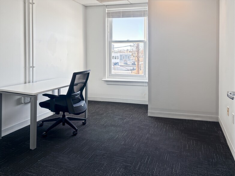 More Photos Of 49-55 Davis Sq, Somerville Coworking Space
