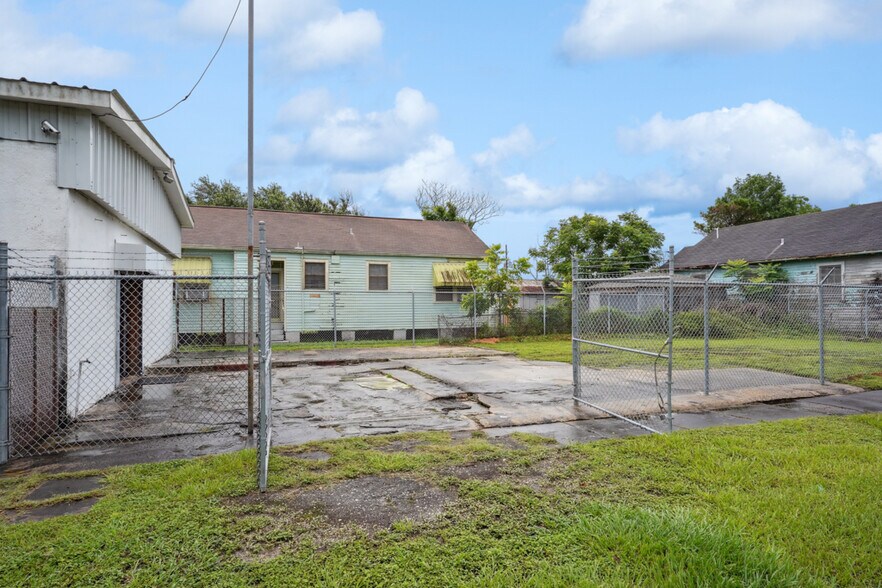 More Photos Of 5700 St Claude Ave, New Orleans Storefront For Sale