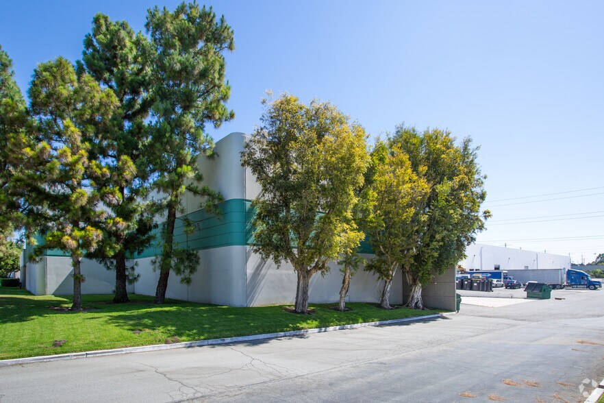 More Photos Of 14225 Telephone Ave, Chino Warehouse For Lease