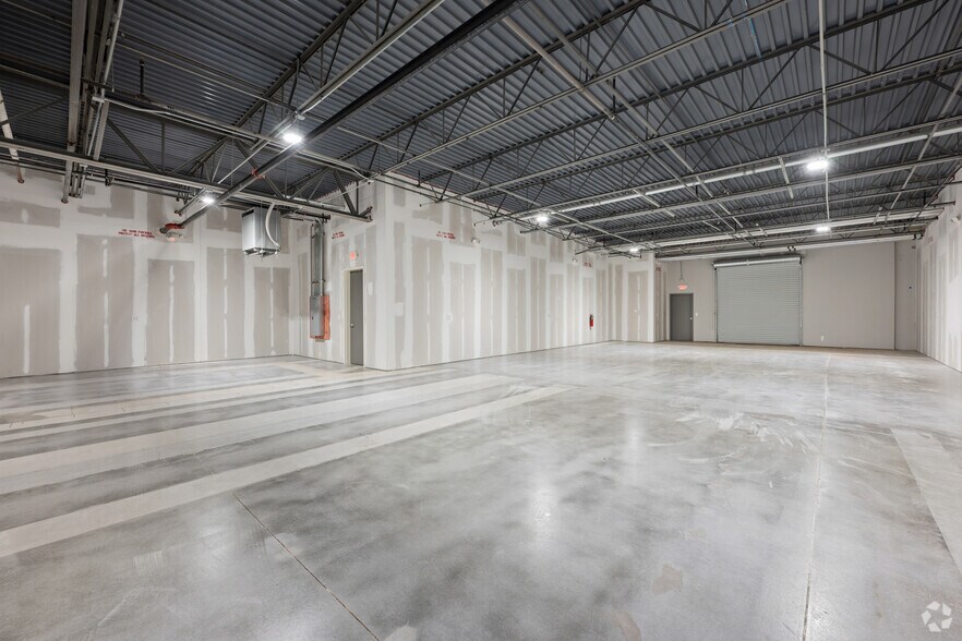 More Photos Of 2975 Breckinridge Blvd, Duluth Industrial For Lease