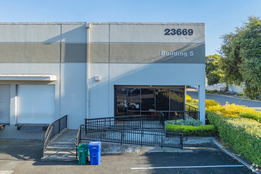 More Photos Of 23663-23669 Eichler St, Hayward Warehouse For Lease