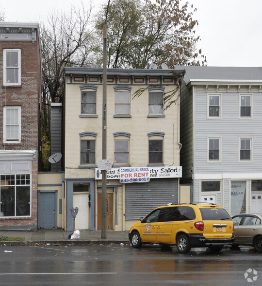 More Photos Of 212 Broadway, Newburgh Storefront Retail Residential For Lease