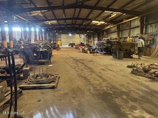 More Photos Of 5309 Industrial Rd, Pascagoula Warehouse For Sale