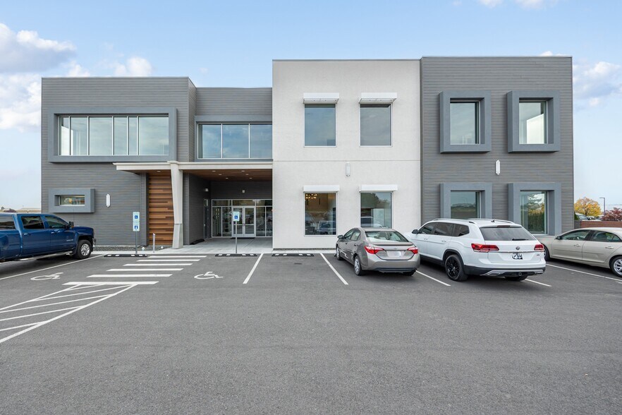 More Photos Of 9425 Sandifur Pky, Pasco Office For Sale