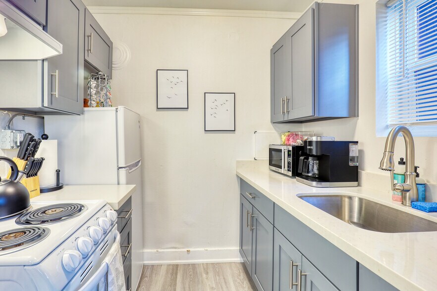 More Photos Of 1417 NE 55th St, Seattle Apartments For Sale