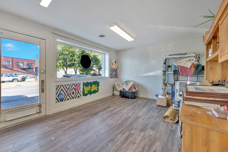 More Photos Of 343 Sullivan St, Kingsport Storefront For Sale