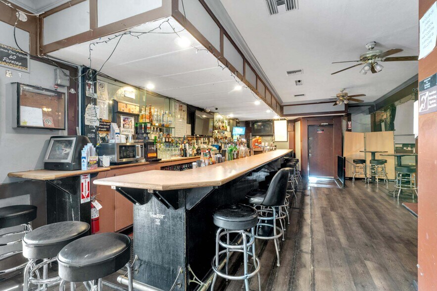 More Photos Of 7214 Sepulveda Blvd, Van Nuys Bar For Sale