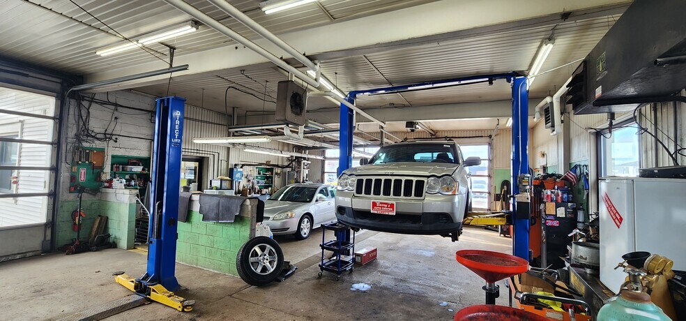 More Photos Of 4579 Lake Rd S, Brockport Auto Dealership For Lease