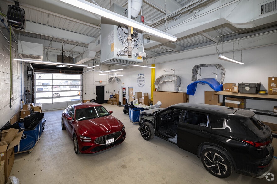 More Photos Of 910 3rd Ave, New Hyde Park Warehouse For Sale