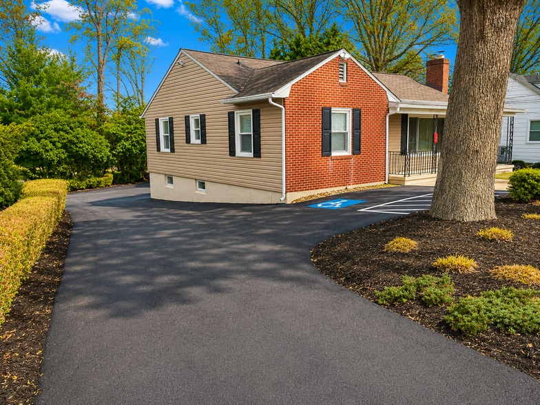 More Photos Of 3814 E Joppa Rd, Nottingham Office For Sale