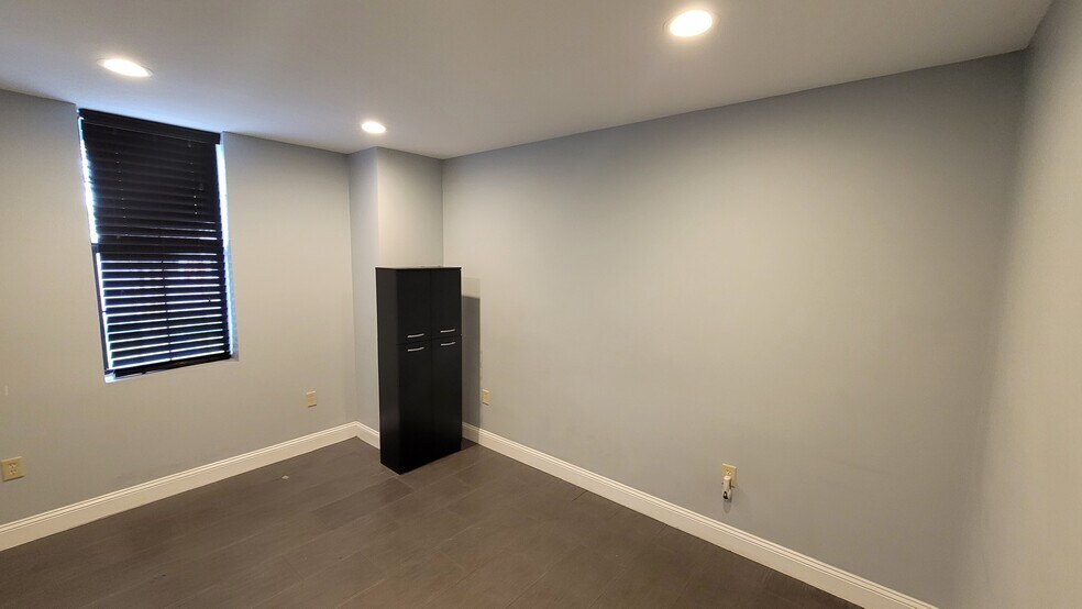 More Photos Of 104 Liberty Center Pl, Saint Augustine Warehouse For Lease