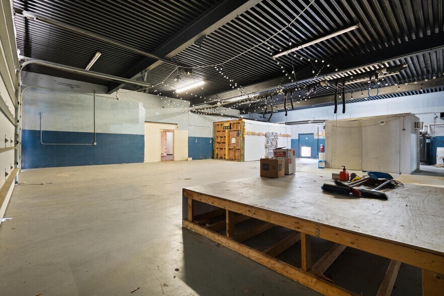 More Photos Of 325 E Lemon St, Tarpon Springs Warehouse For Sale