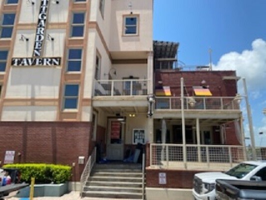 More Photos Of 111 23rd St, Galveston Bar For Lease