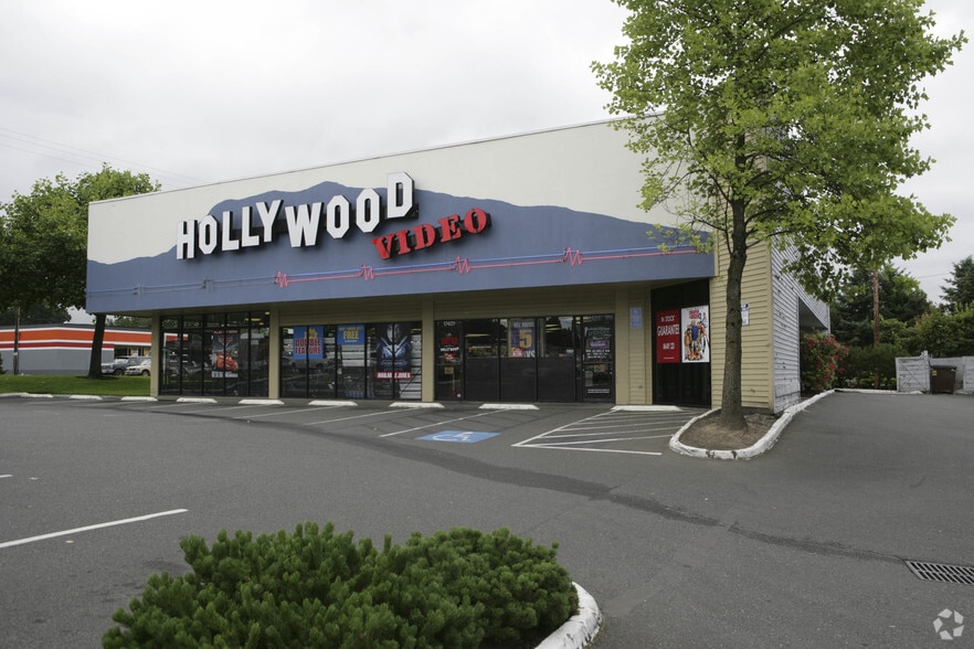 More Photos Of 17401 SE McLoughlin Blvd, Milwaukie Freestanding For Lease