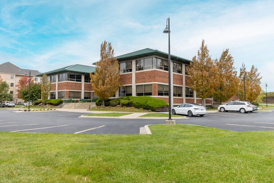 More Photos Of 2500 Lehigh Ave, Glenview Flex For Lease