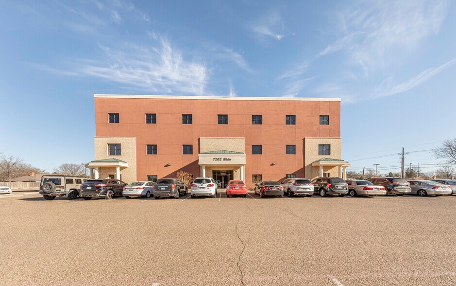 More Photos Of 7202 Slide Rd, Lubbock Medical For Sale