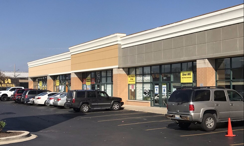 More Photos Of 1601-1747 S Cicero Ave, Cicero General Retail For Lease