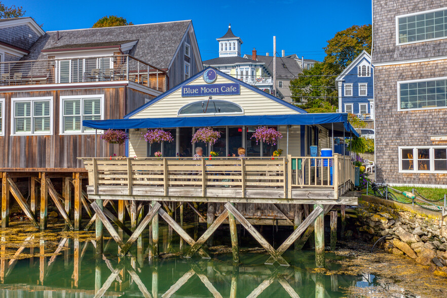 Primary Photo Of 54 Commercial St, Boothbay Harbor Restaurant For Sale