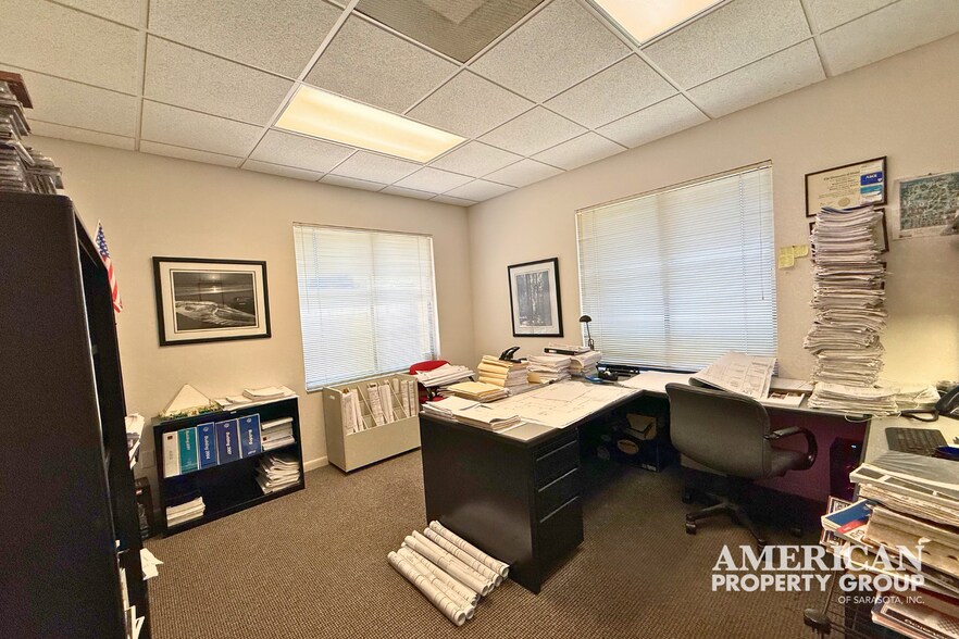 More Photos Of 7085 S Tamiami Trl, Sarasota Office For Sale
