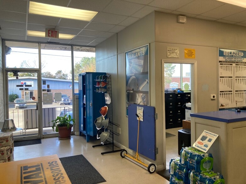 More Photos Of 3315-3317 Pelton St, Charlotte Warehouse For Sale