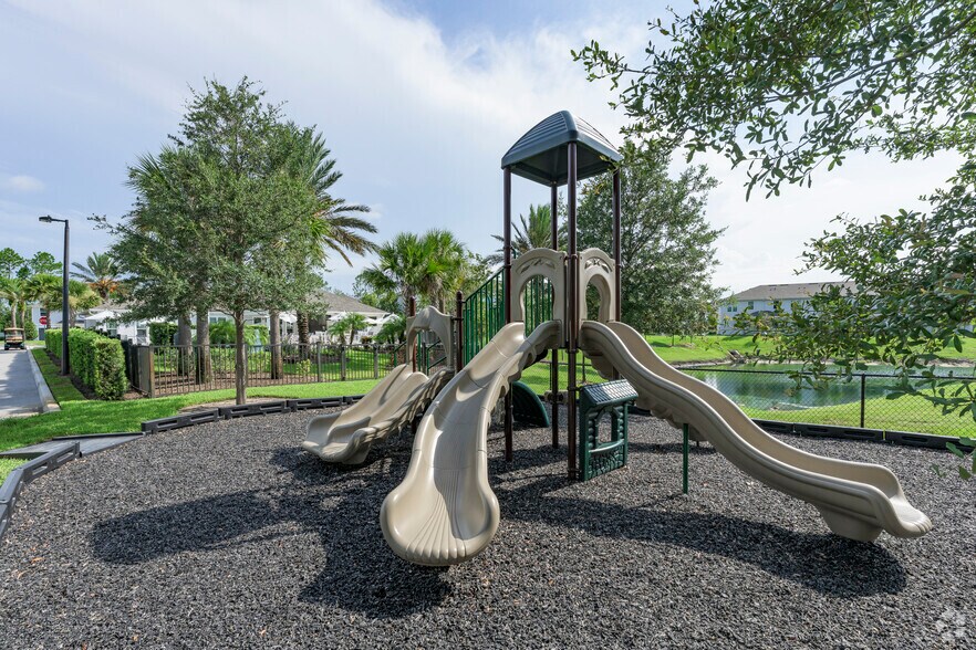 More Photos Of 2841 Enterprise Rd, Debary Apartments For Sale