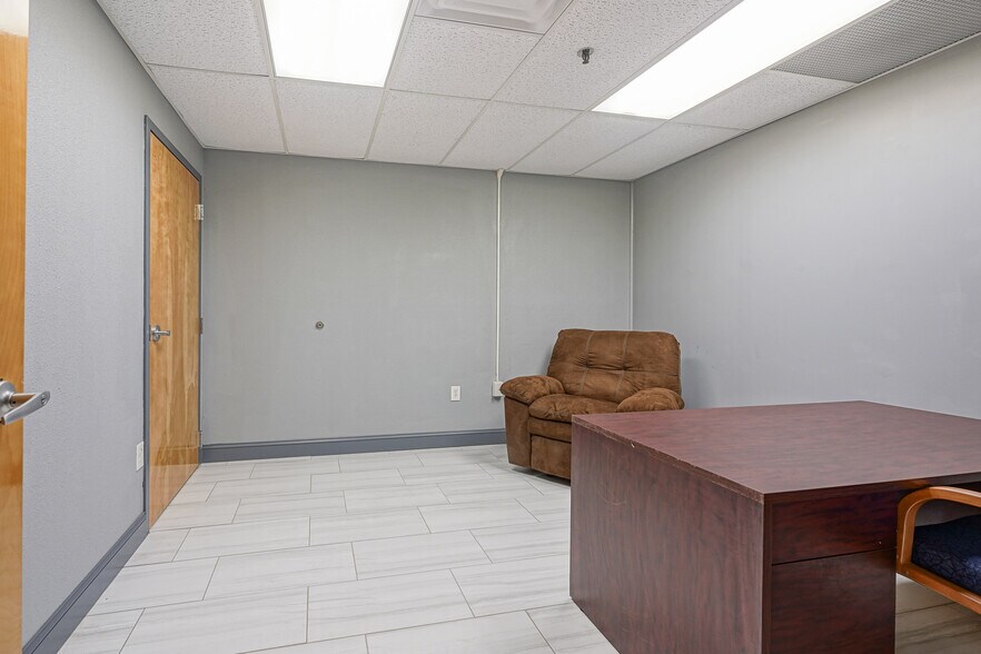 More Photos Of 49 Ironside Ct, Willingboro Manufacturing For Lease